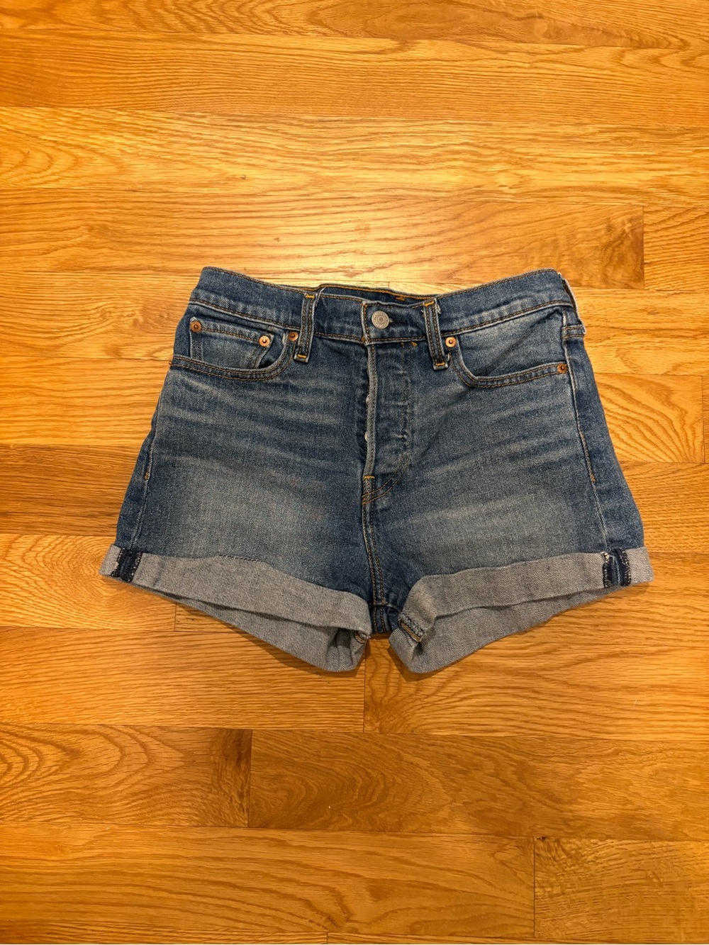 CLOSET CLEANOUT! Levi 501 Jean Shorts
